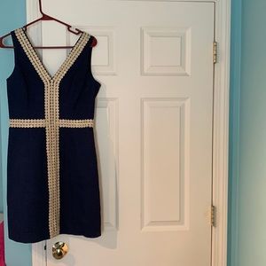 Classy Lily Pulitzer Dress worn once! Navy with gold size 6!